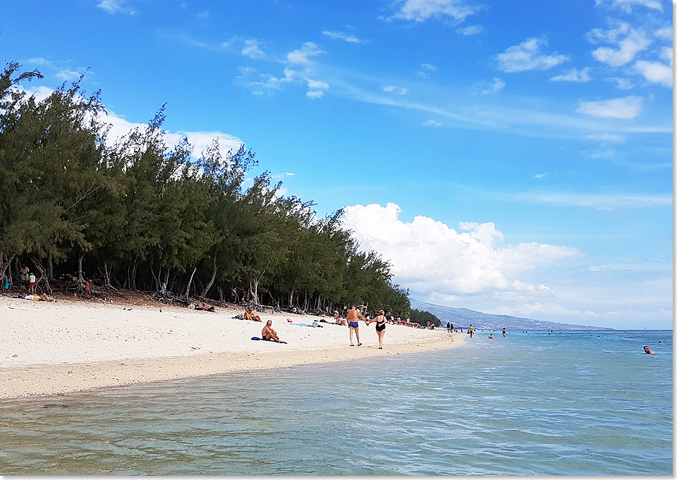 Foto: Dr. Peer Schmitd-Walther, Stralsund Le Port auf La Réunion: Strand an der Westkueste.