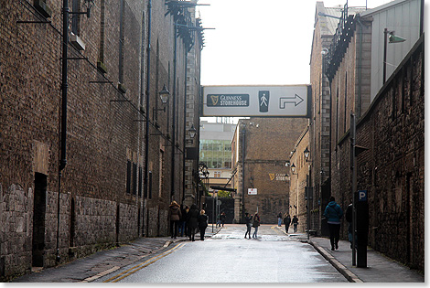 Der Stadtteil Dublins, der die Guinness-Brauerei beherbergt, vermittelt mit seinen dunklen Steinfassaden einen guten Eindruck vom alten Dublin.