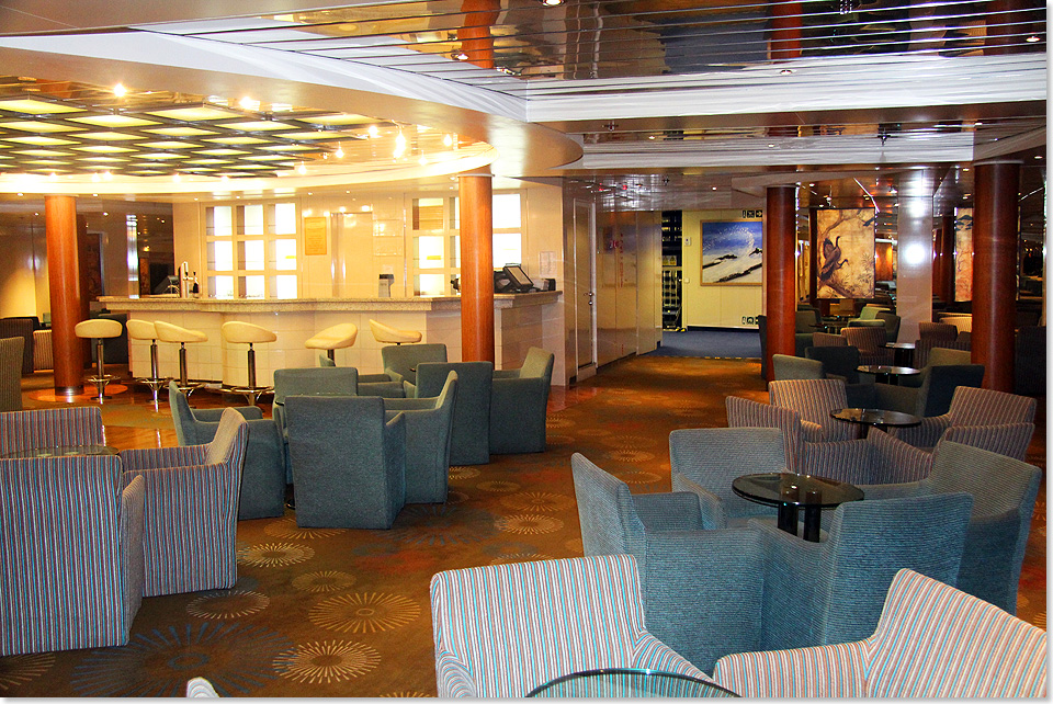 Der Captains Club an Bord der MARCO POLO gilt als die beliebteste Lounge des Schiffes. 