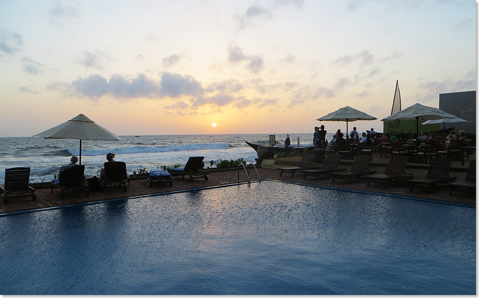 Sonnenuntergang am Indischen Ozean vom Galle Face Hotel aus in Colombo.