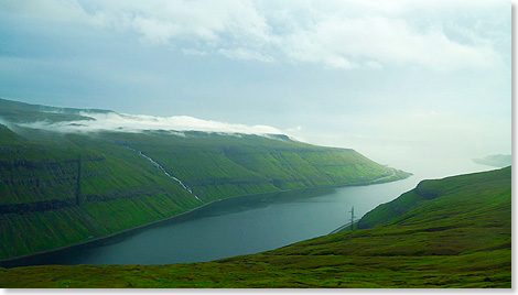 Grne Matten, tiefe Fjorde, das sind die Inseln der Frer.