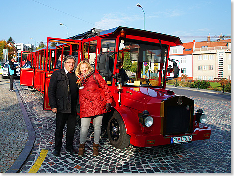 Unser Twin City Liner, unser Lokfher und Jana, unsere Stadtfhrerin in Bratislava. 