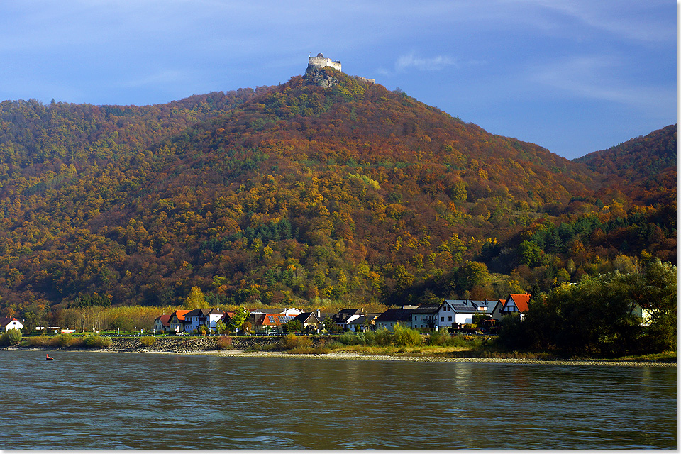 300 Meter ber der Donau thront die imposante Burg Aggstein, sie war der Sitz der mchtigen Wachauer Grafen von Kuenringen. 