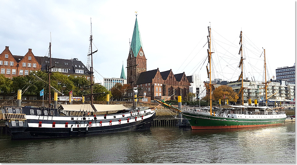 In Bremen, zu Beginn der Reise, wird die Bark ALEXANDER VON HUMBOLDT am Anleger Schlachte 1a passiert  heute ein Hotel und Restaurant.