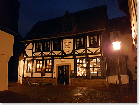 Caf mit Puppenmuseum in der malerischen Altstadt von Minden.