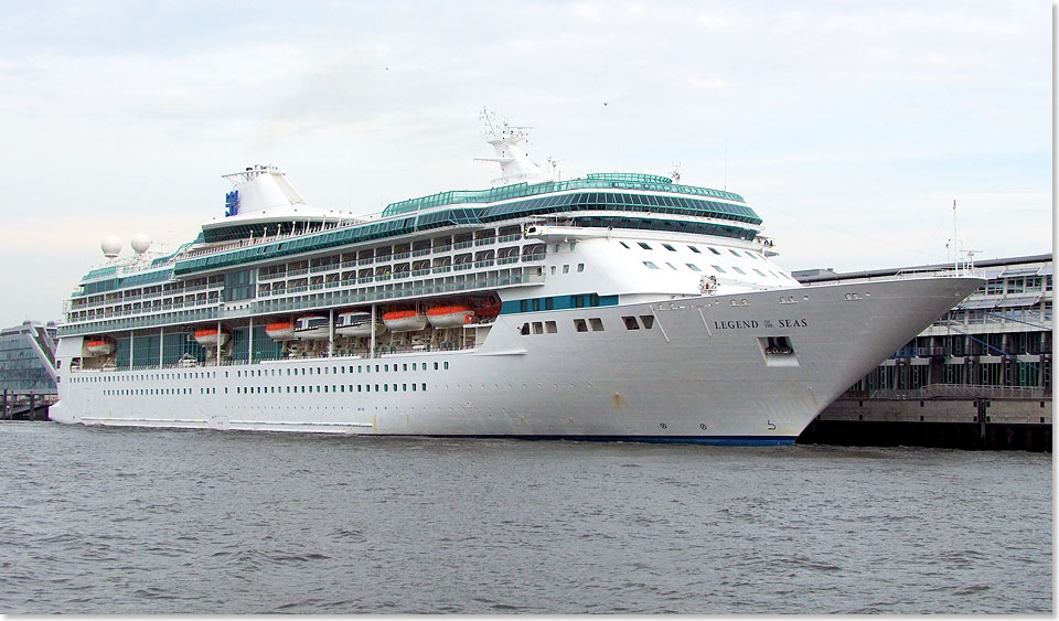 Die LEGEND OF THE SEAS am 10. August 2014 in Hamburg.