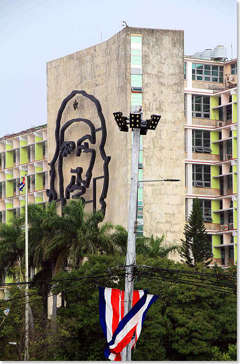 Che Guevara grüßt von überall her - hier auf der Plaza de la Revolution.