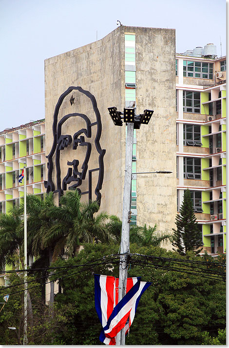 Che Guevara grt von berall her - hier auf der Plaza de la Revolution.