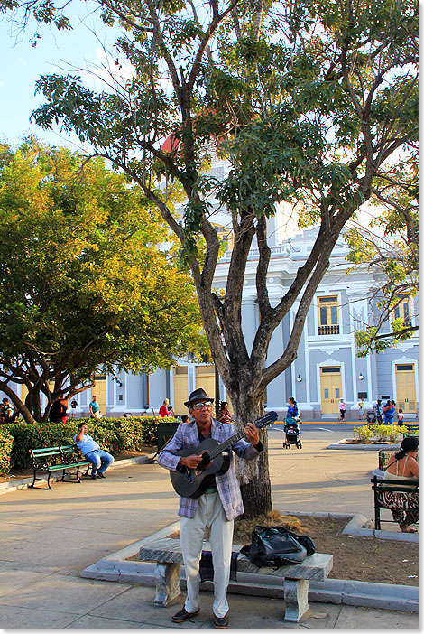 Musiker auf dem Rathausplatz in Cienfuegos.