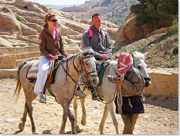Foto: Dr. Peer Schmitd-Walther, Stralsund Petra in Jordanien. Ritt zur Felsenstadt.