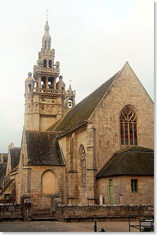 Die Kirche Notre Dame de Croaz-Batz in Roscoff stammt aus dem 16. Jahrhundert und wurde von den Reedern und Schiffseignern der Stadt finanziert.