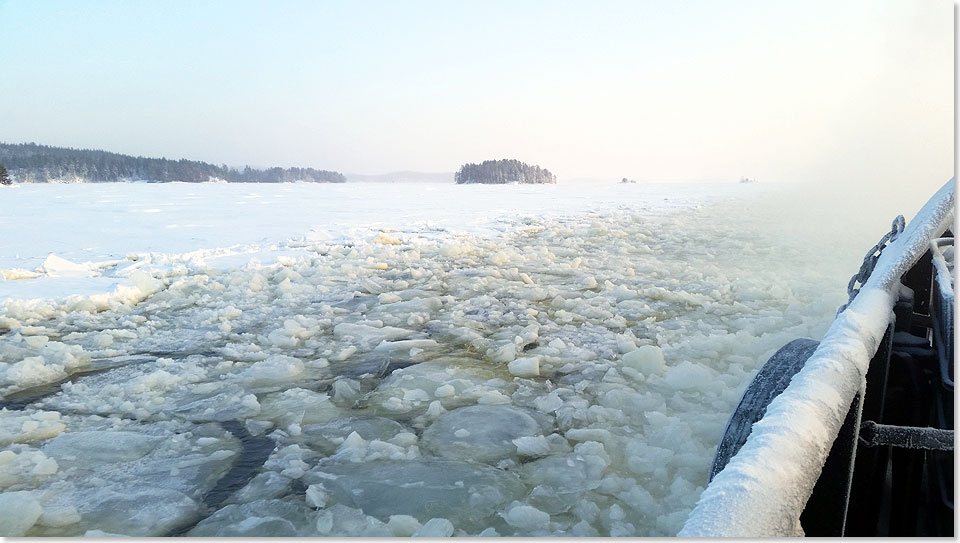 Gebrochene Fahrrinne im Saimaa See.